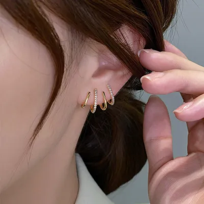  Shiny Western Four Claws Stud Earrings